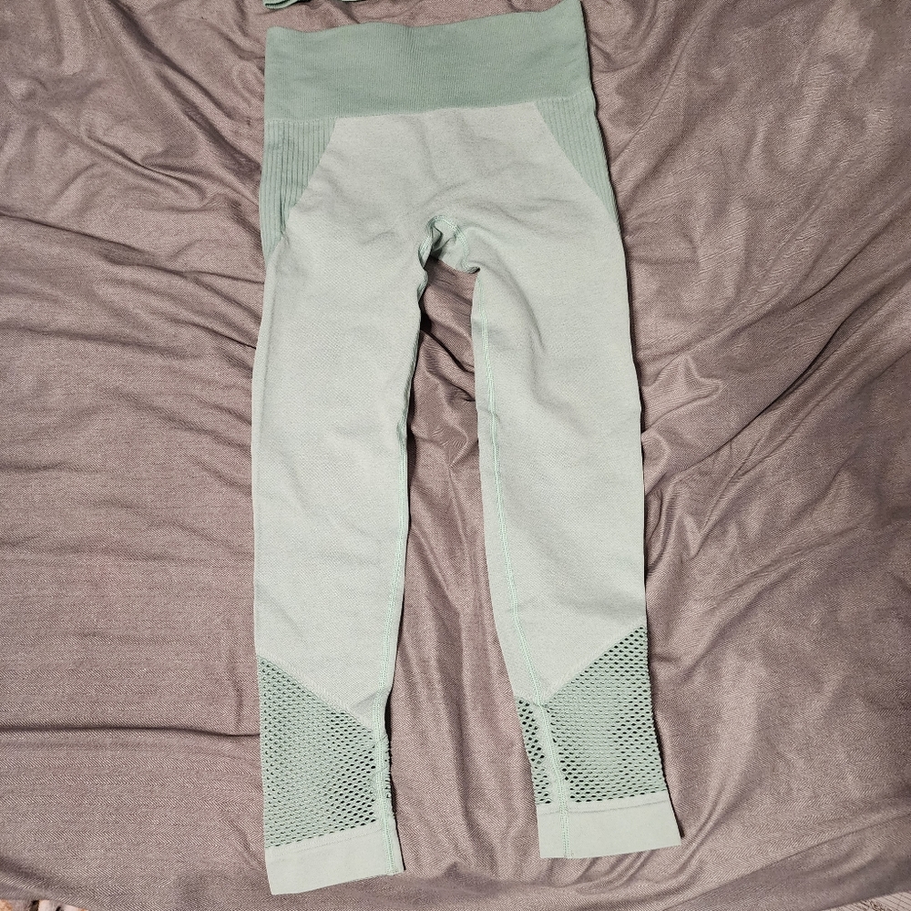 Athletic two piece leggings set - Picture 4 of 6